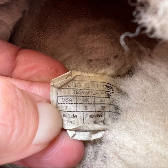 Women’s UGG Cozy Slippers Size 7 - Picture 9 of 10